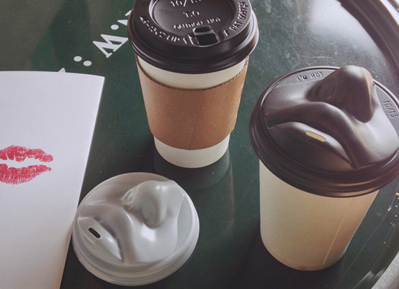 Kissing Coffee Lid Design by Jang WooSeok