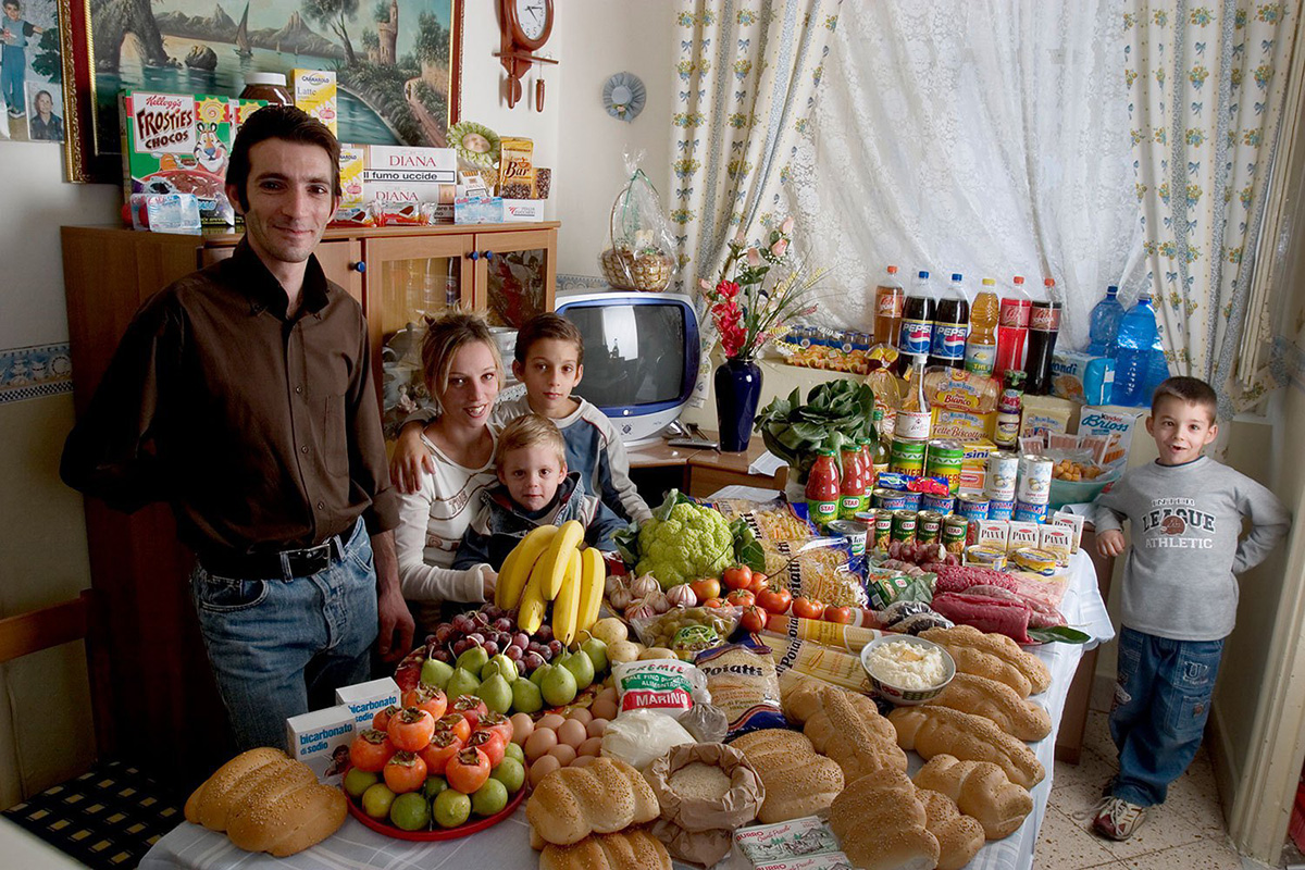 peter-menzel-hungry-planet-joquz-10