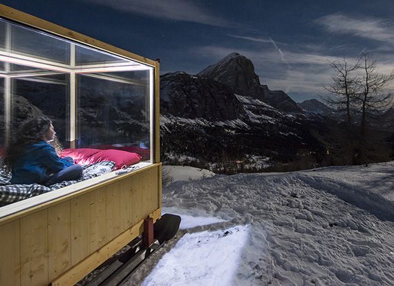 Starlight Room: Cabin with Glass Walls at Alpine Landscape