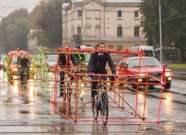 Demonstration: Bikes in the form of Cars